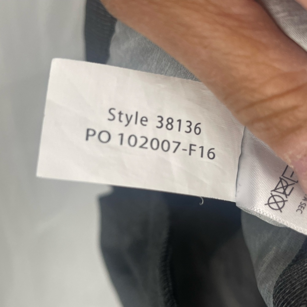 Royal Robbins active wear jacket. Size large EUC - Picture 13 of 14